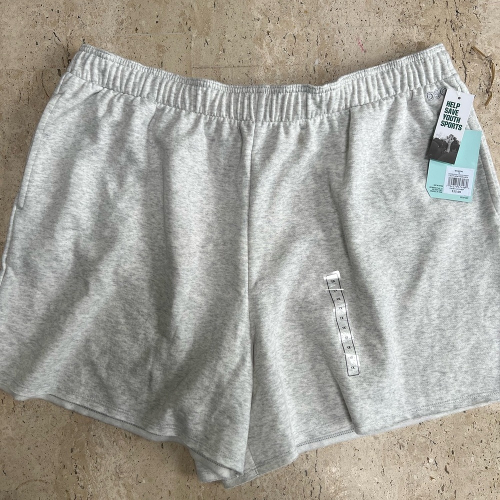 DSG Women’s 1X Oversized Fleece 5”  Shorts Light Heather Gray